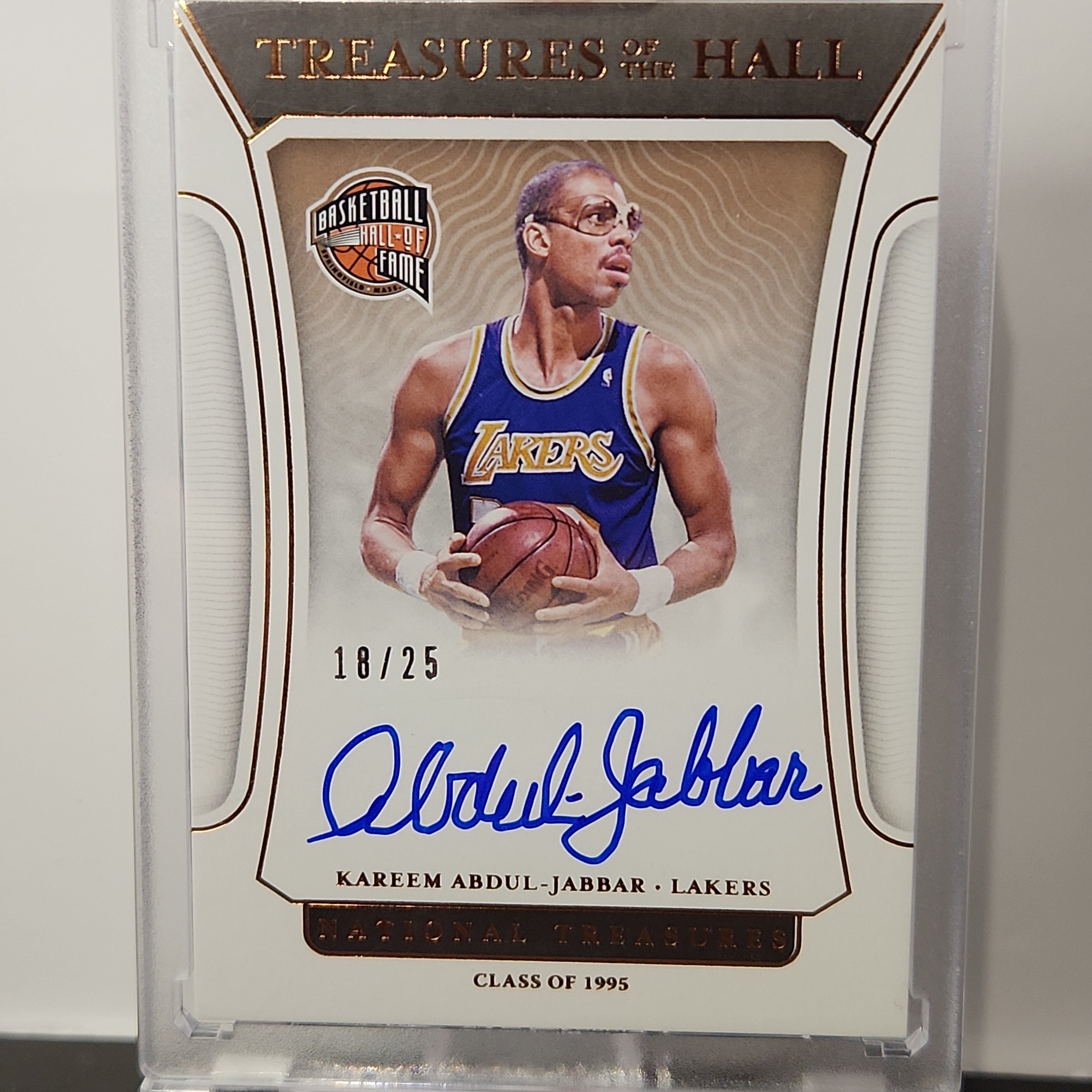 Kareem Abdul-Jabbar 2021/22 National Treasures Class of 1995 Auto **18/25** - Premium  from 1of1 Collectables - Just $550! Shop now at 1of1 Collectables