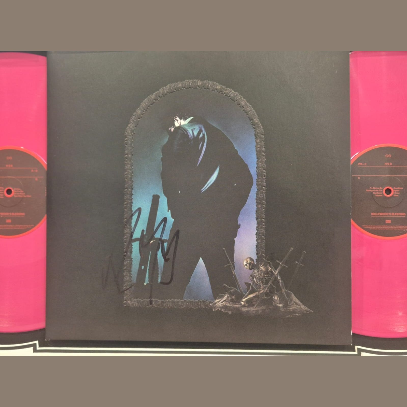 Post Malone Signed Framed Record - Hollywood's Bleeding **JSA AUTHENTICATED** - 1of1 Collectables
