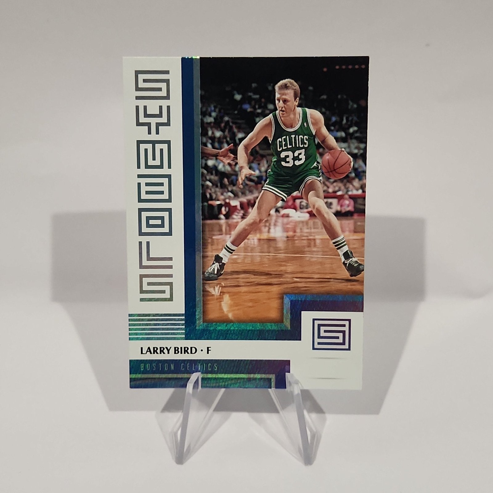 Larry Bird 2017/18 Status Symbols Blue Prizm #3